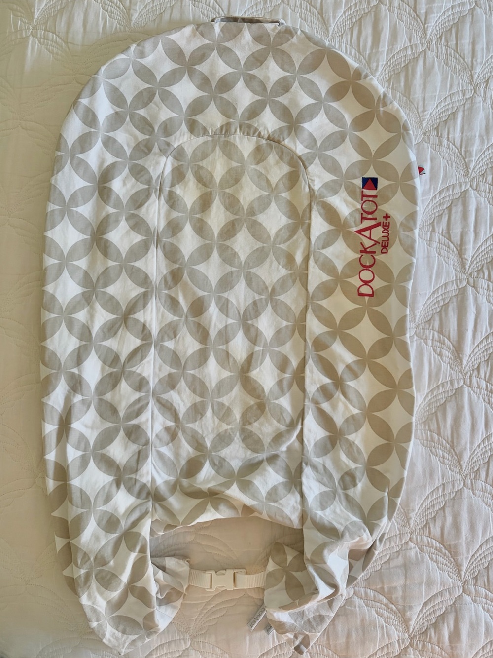 DockATot Deluxe COVER silver lining
